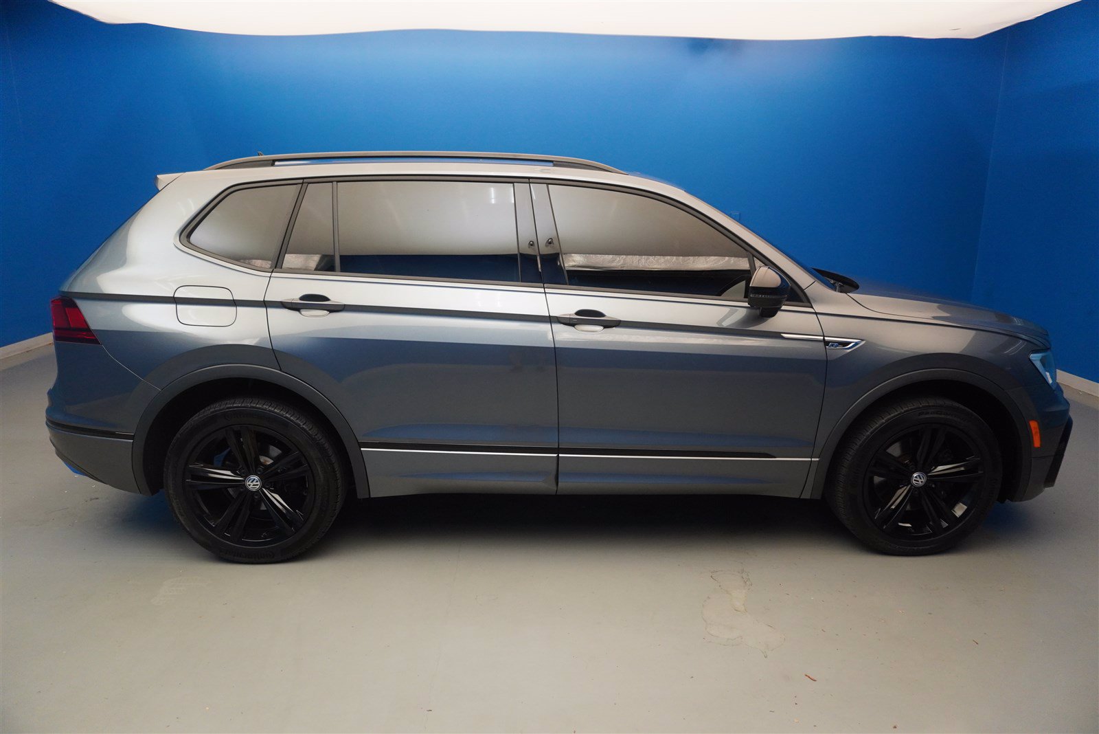 Volkswagen tiguan black